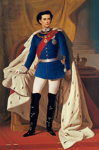 Immagine: Il re Ludovico II in uniforme da generale e col mantello dell'incoronazione